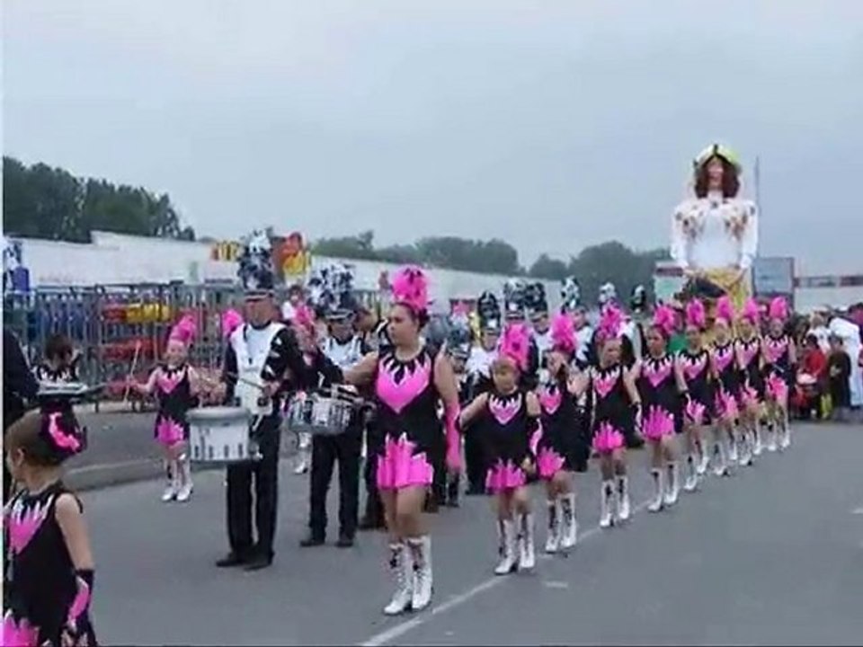 les majorettes de maubeuge en juin 2008 à Ste Catherine