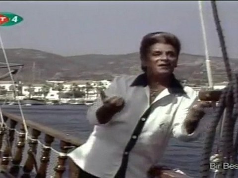 Zeki Müren £££ DİLŞAD OLACAK DİYE KAÇ YIL AVUTTU FELEK