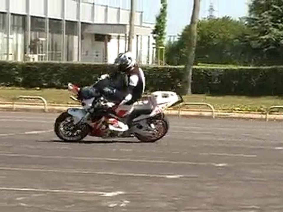 Drift Mike acrobikes 22 en fen que du gaz !!!
