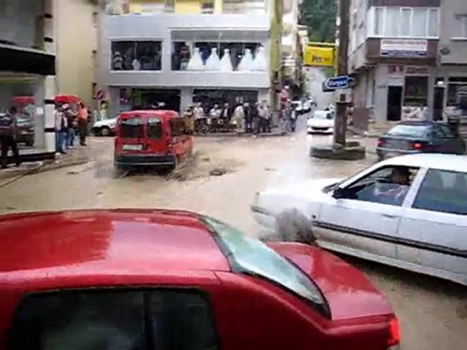 KUMRU'DA  SEL- YAYLADA ŞENLİK/BEKİR AKKAYA/KUMRU HABER