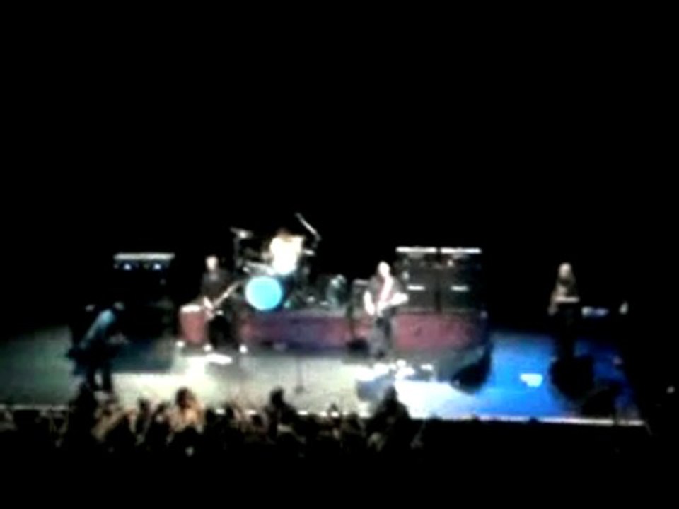 IGGY AND THE STOOGES PARIS OLYMPIA 7/07/2010