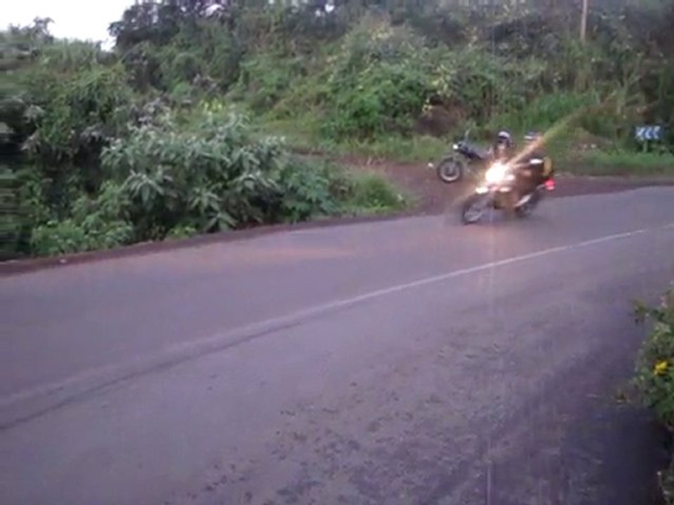 Déhanché Daelim SV 125