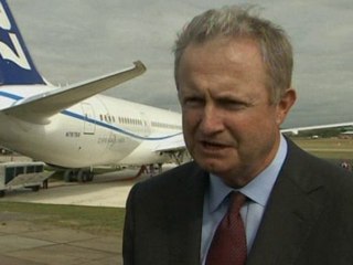 Boeing's 787 Dreamliner makes UK debut