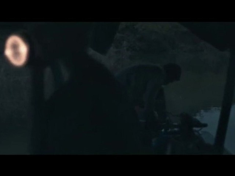 Monsters (2010) - Extrait