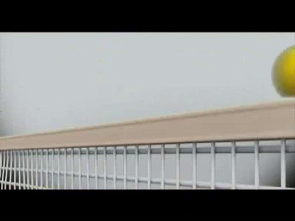 LOS MINIONS JUEGAN AL TENIS