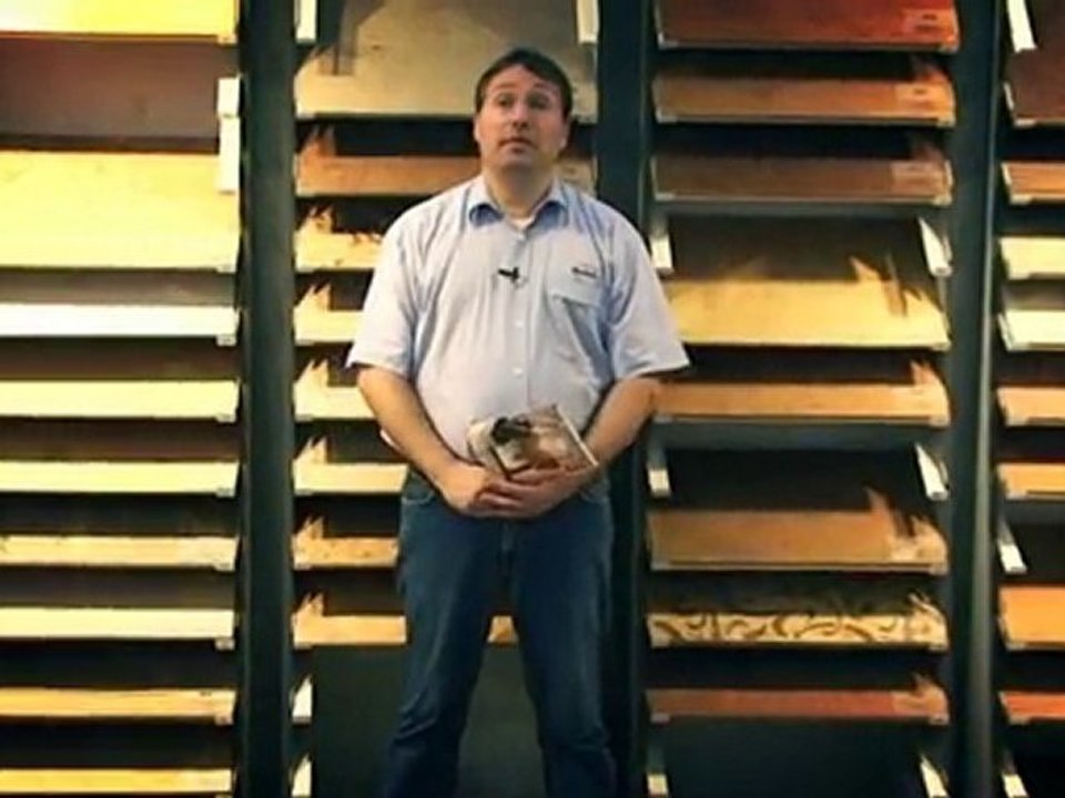 Die verlegung von massivholzdielen.