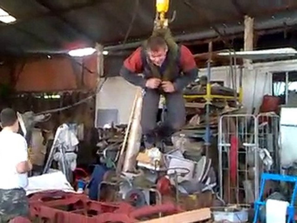 Regis apprend a voler