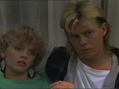 Kylie Minogue Neighbours Scott & Charlene persuaded to wait