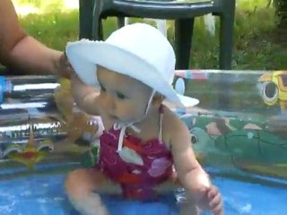Maeve, première piscine