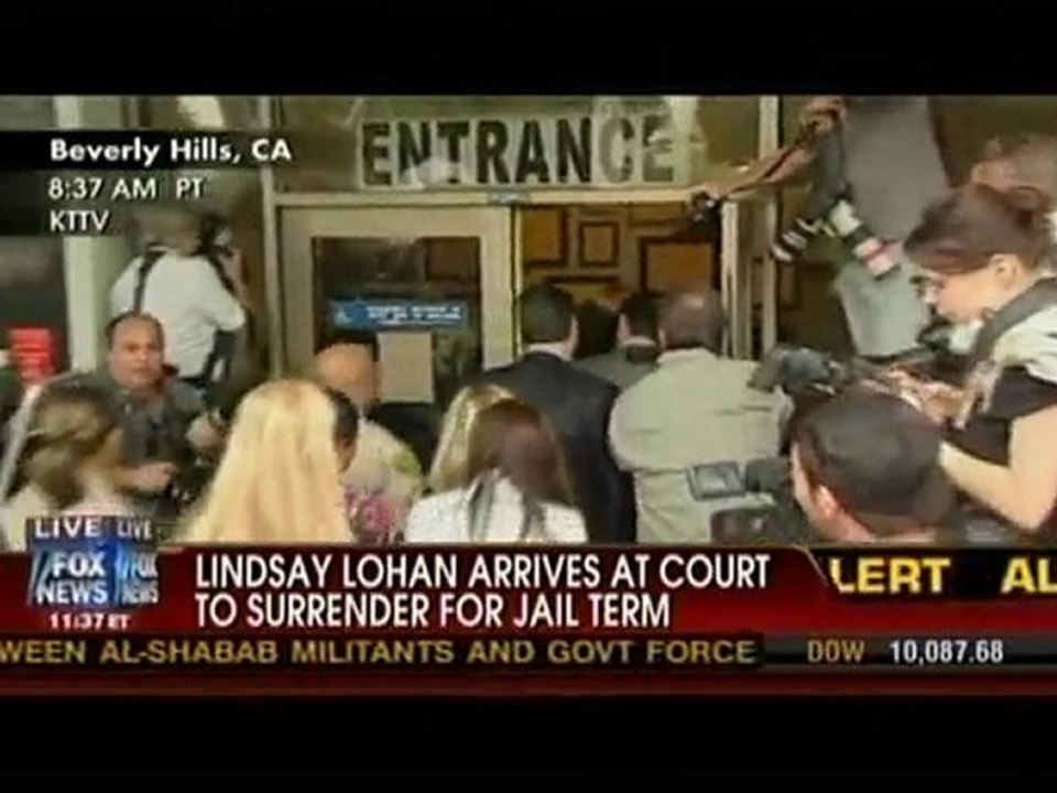 Lindsay Lohan is Hauled off to jail