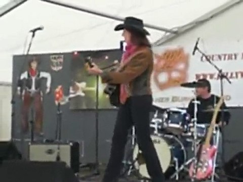 Lilly West et danseurs - festival Country 2010 St Dier