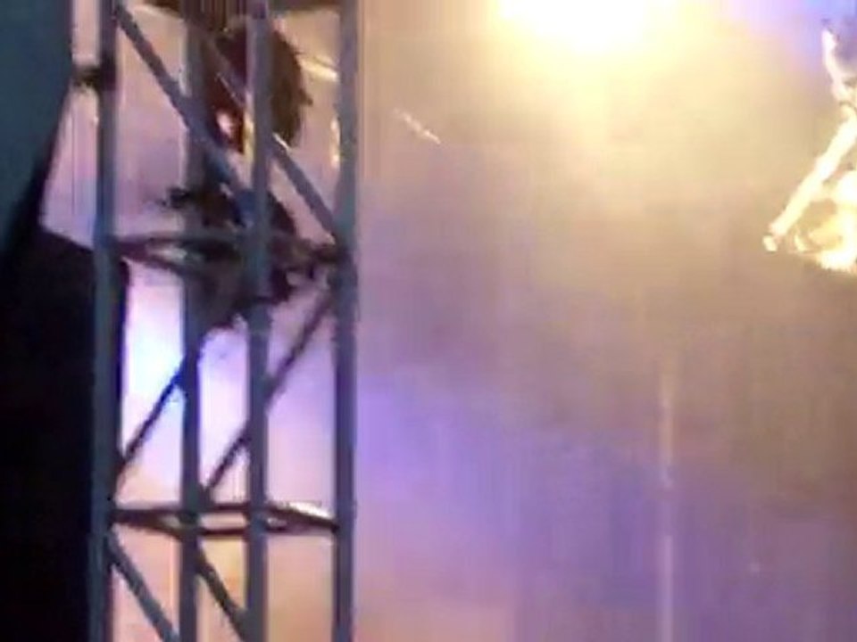 Airbourne Vieilles Charrues 2010 Guitar solo above stage