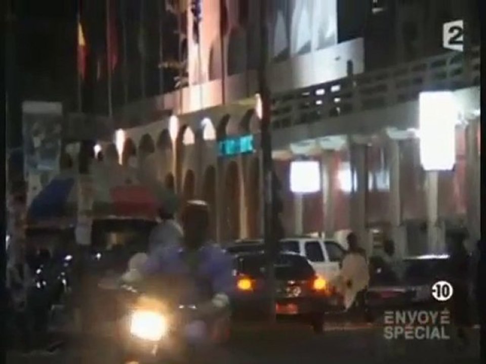 Envoye special: Cameroun, l'escale du tourisme pedophile. P1