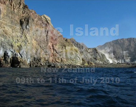 White Island Live & Volkner Rocks scuba diving live aboard