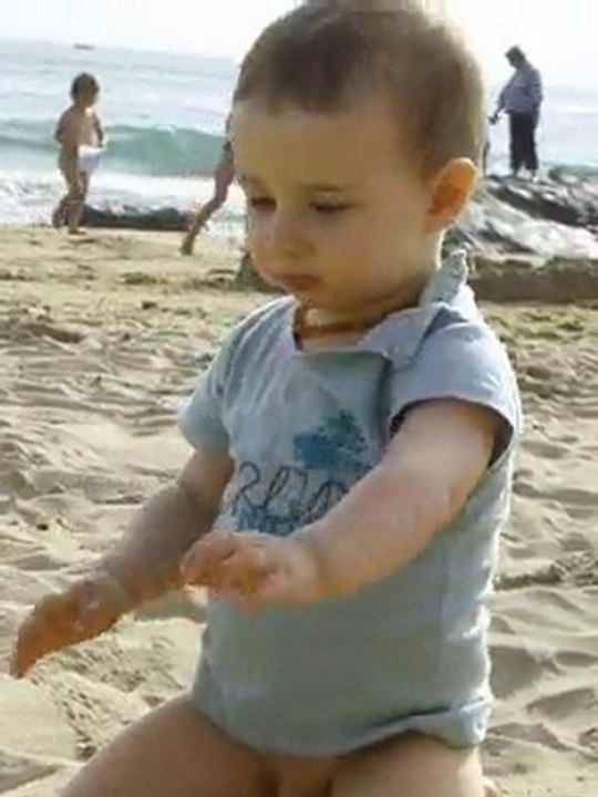 Premiers pas sur la plage