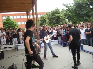 Still Broke In Pain concert a jean-macé