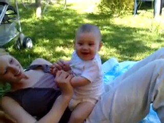 bébé mort de rire des que j'abboi