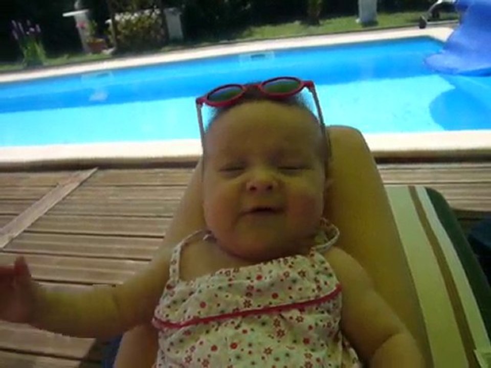 bla bla bla au bord de la piscine