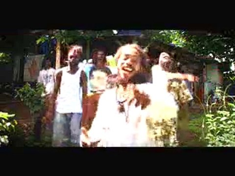 Féfé Typical & Tiwony & Straika-D - Faut qu'on soit fort