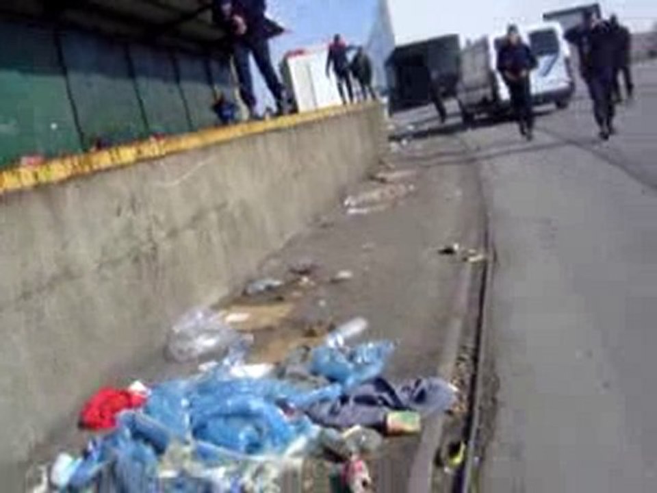 rené le CRS veut absolument m'arrêter