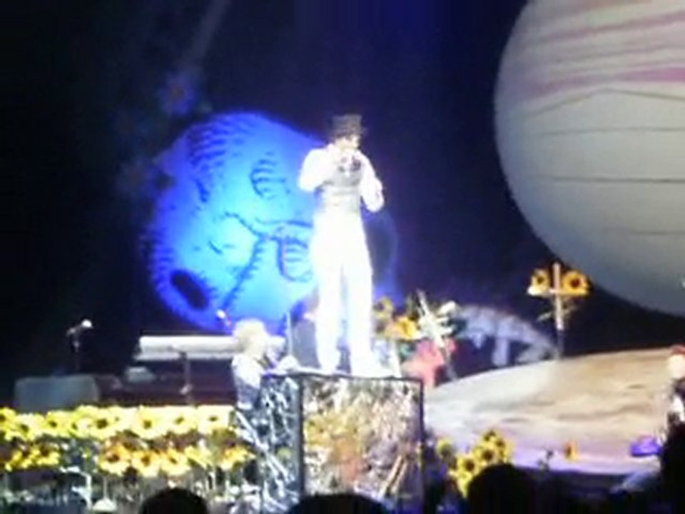 Mika Arènes de Nîmes 20-07-10 Solo Trompette