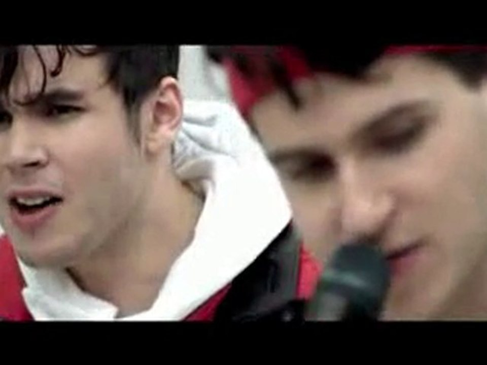 Vampire Weekend Giving up The Gun