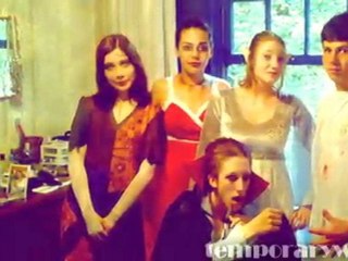 Small Hours // Nanis Friends