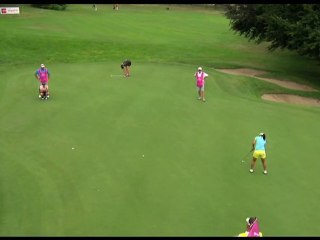 下载视频: Evian Masters TV 2010 - Best Golf Moments of Day 1 #15