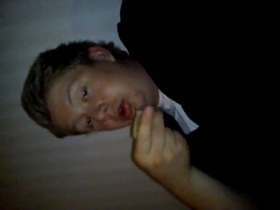 Marcus sjunger på Isländska
