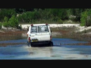 Quand la Pirogue apprend à nager