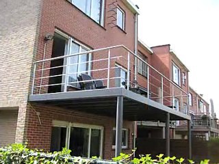 Trappen en leuningen op maat - A.I.D. te Genk