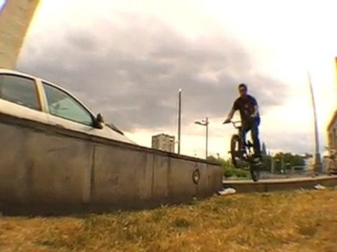 Skate BMX In Liege - Feeble smith à la cité
