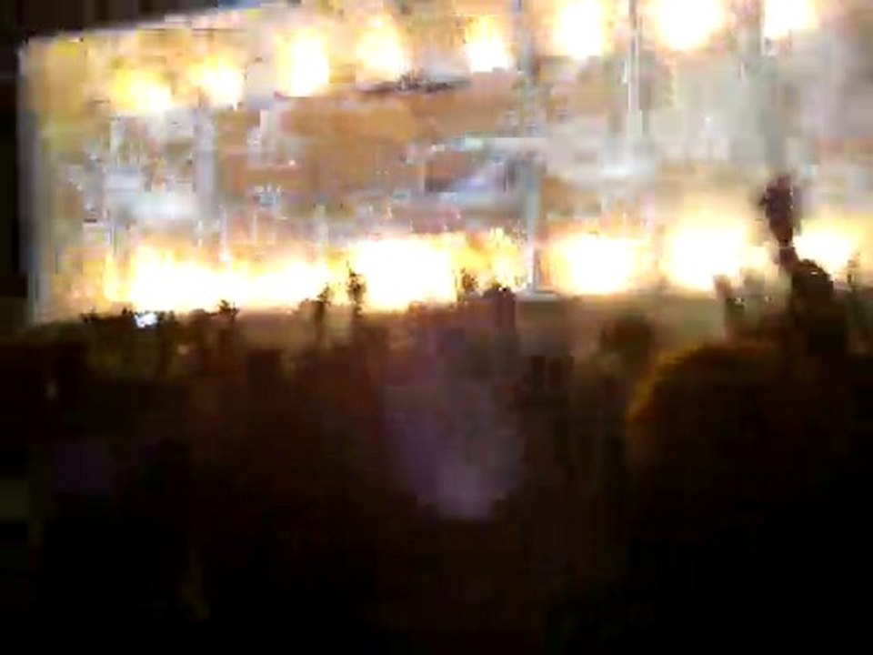 GK UW-Armin Van Buuren - Istanbul BeeGee