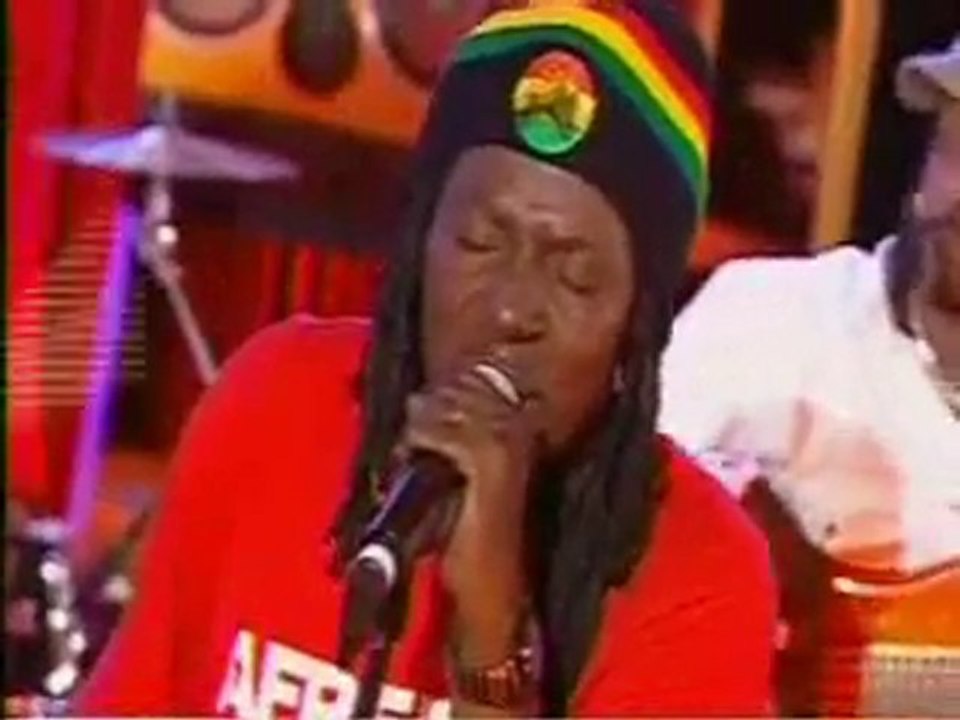 Alpha Blondy Travailler C'est Trop Dur Paroles