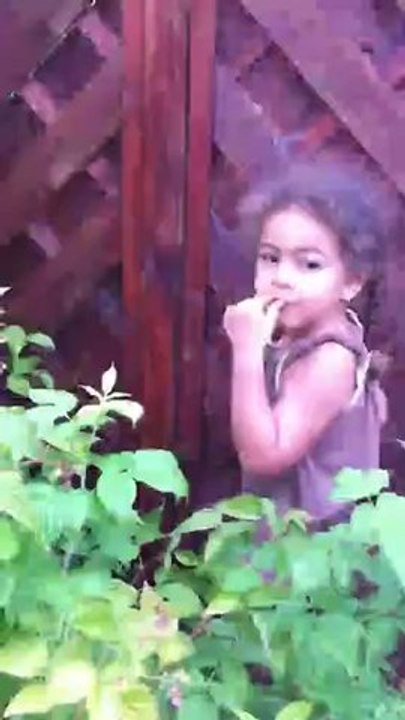 Melody fait la cueillette