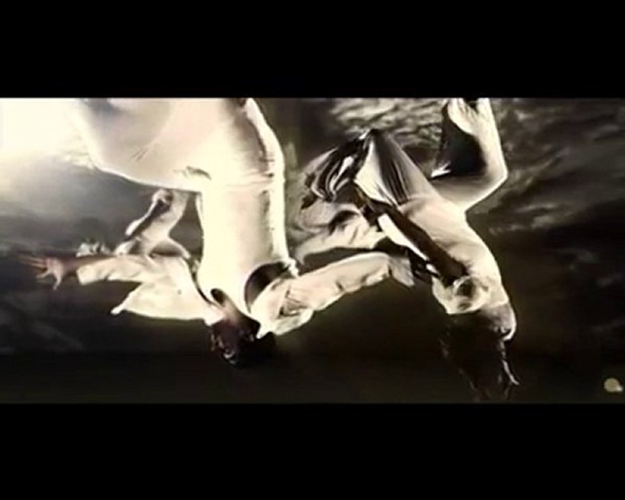 Bengü - Sırada Sen Varsın 2010 Orjinal Klip www.akgulfm.net