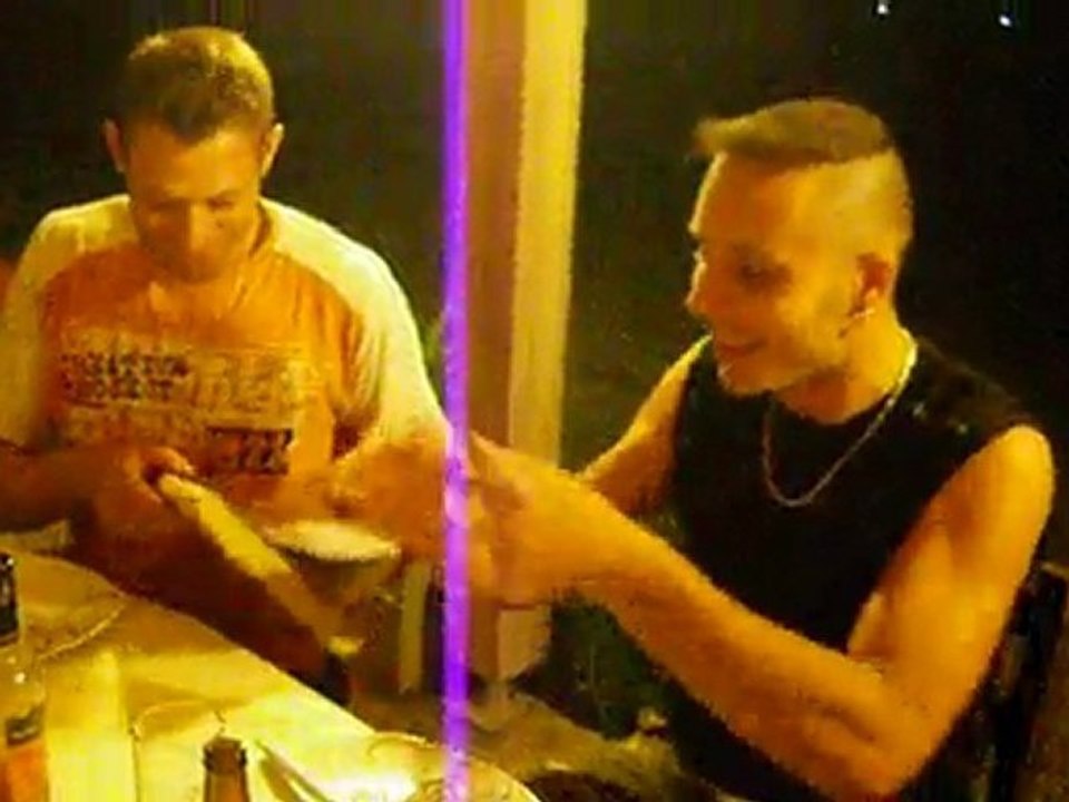 Comment déchire-t-on un annuaire? Euh...