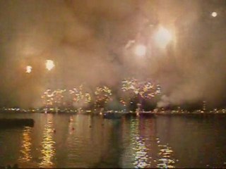 NOSTRA BELLA STORIA sur fond FEUX D'ARTIFICE CANNES 2010