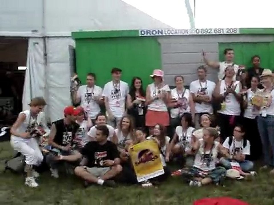 Si t'es un volant tape dans tes mains!!!