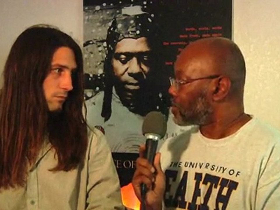 A Unique Living Solution to Oil Spill Cleanup