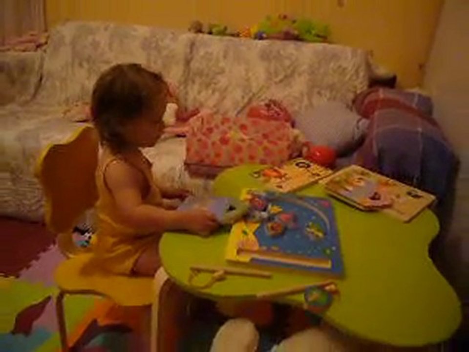 Charlotte et sa nouvelle table