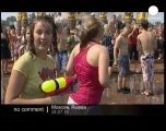 Massive water fight in Moscow - no comment