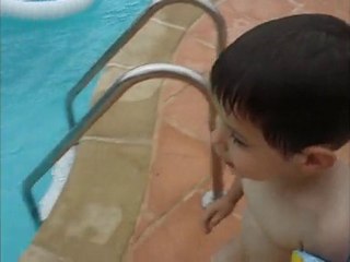 Sam a la piscine 2