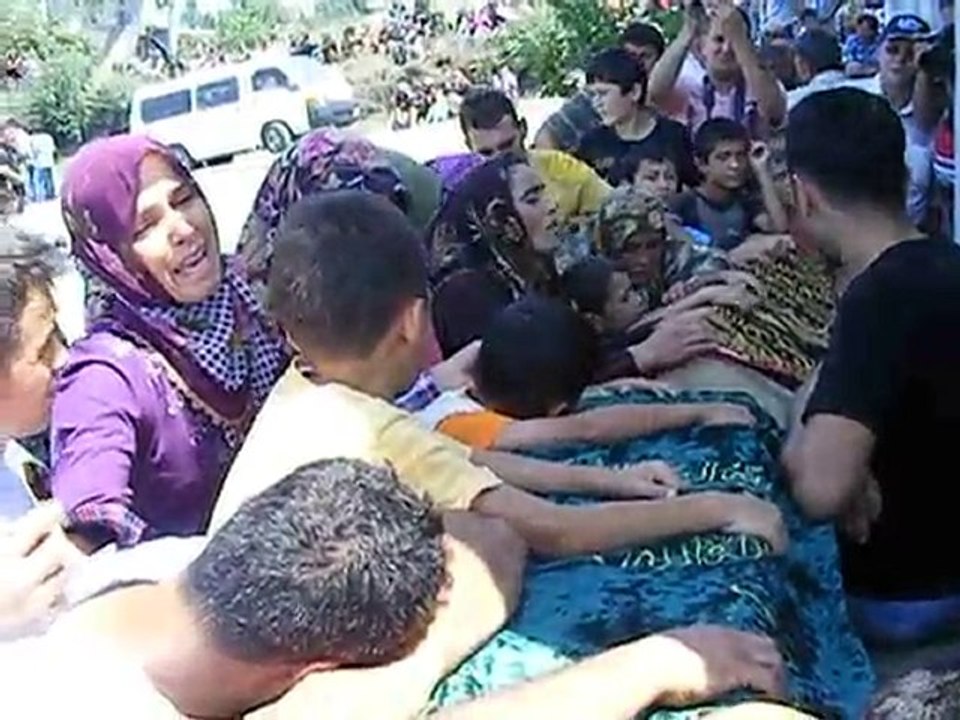 ALAPLIDA GÖZ YAŞI SEL OLDU