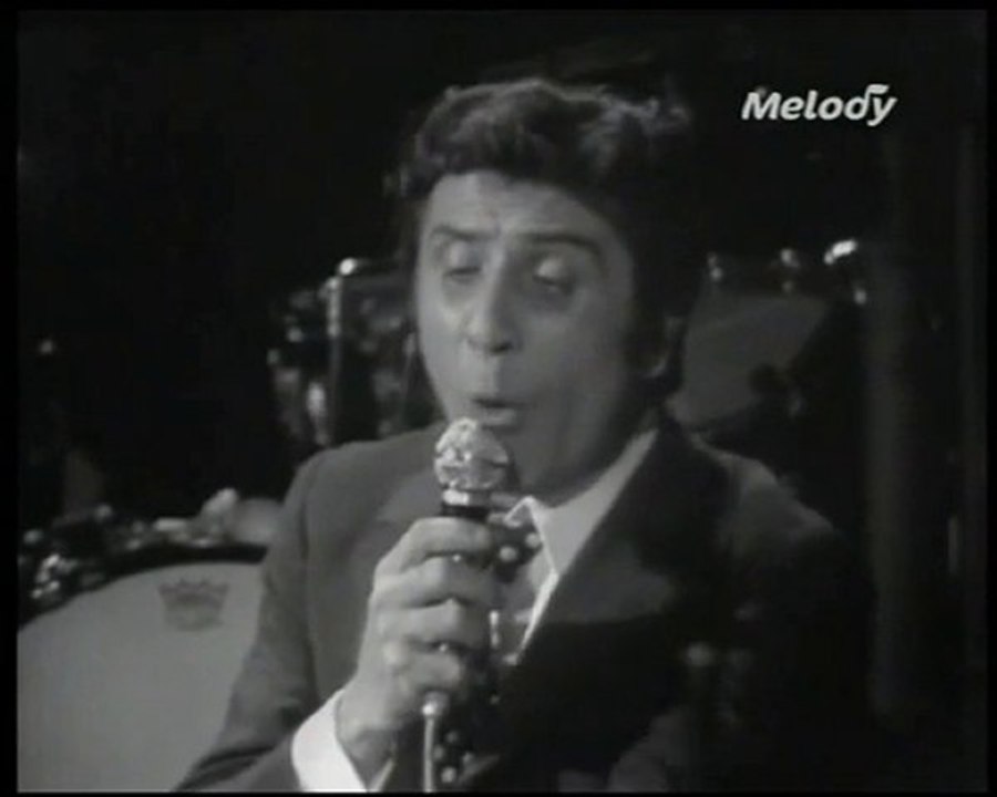 -Gilbert Becaud (1972)-  ""je t'appartiens..""