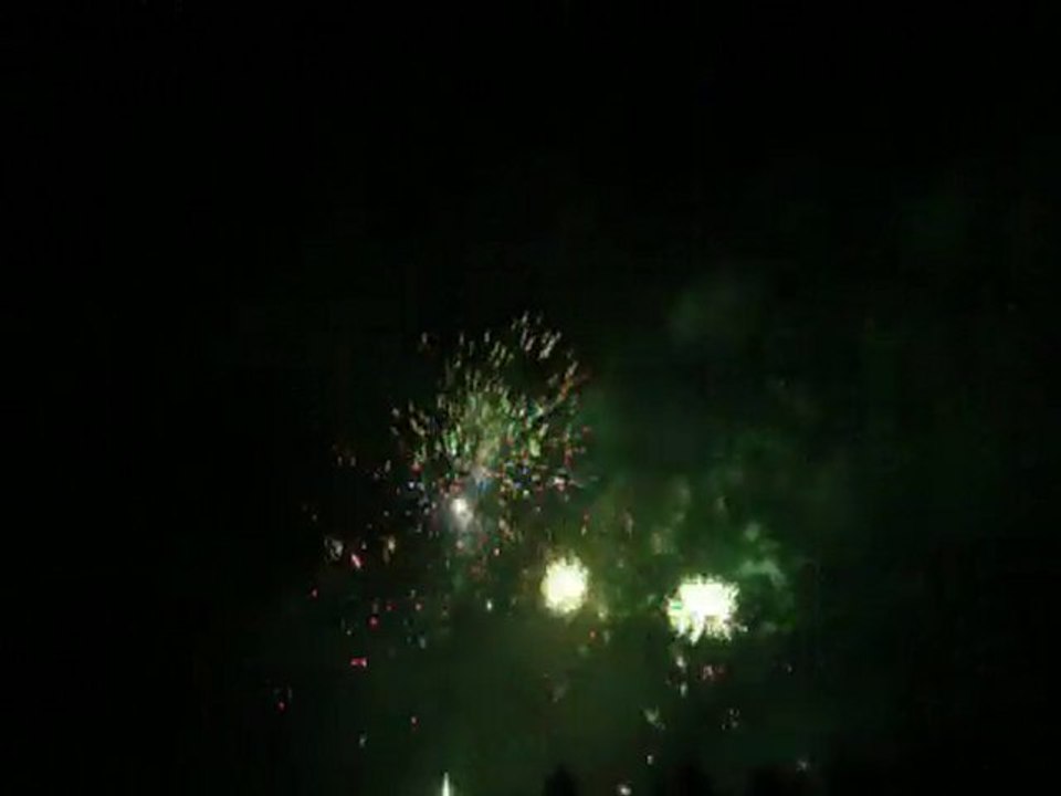 Feu D'artifice 2010 Bellignat (01) Part 03