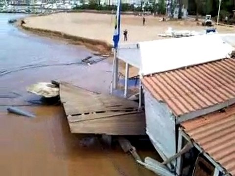 plage de la galiote de st aygulf après les inondations VAR