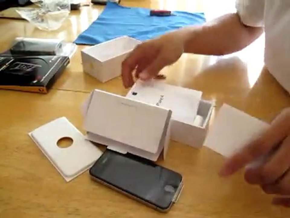 32gblik Iphone 4'un kutusundan acilisi & Invisible Shield