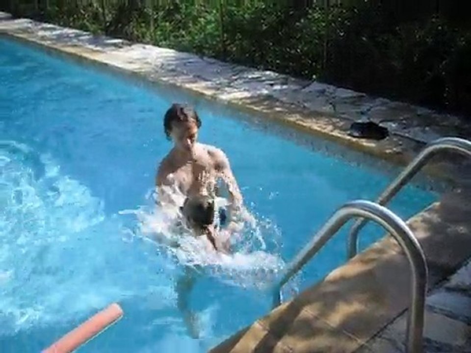 A la piscine avec papa