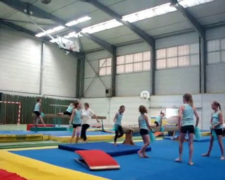 passages en poutre gala 2010 gymnastique guérigny